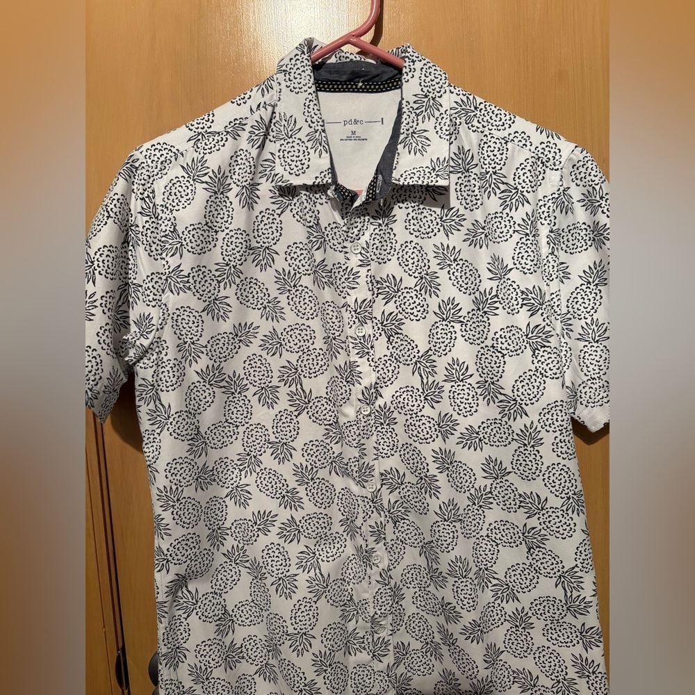 PD&C Short Sleeve White Pineapple Pattern Button Down Men’s Size Medium